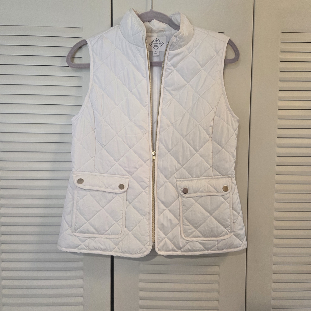 St. John's Bay White Quilted Vest